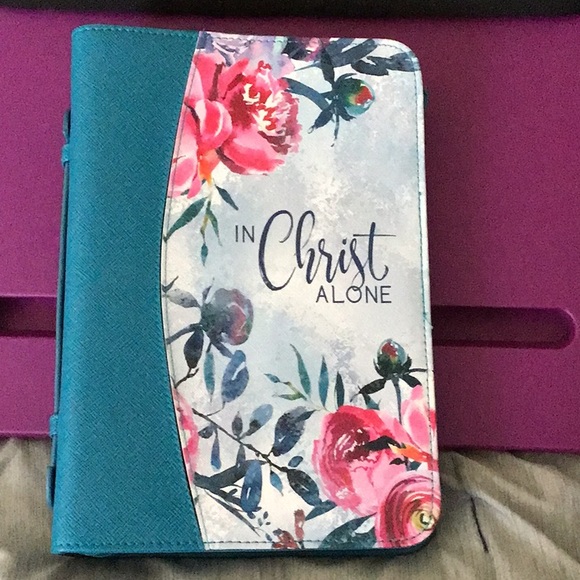 *SOLD* NEW Lot of 2 Bible covers - Picture 3 of 7